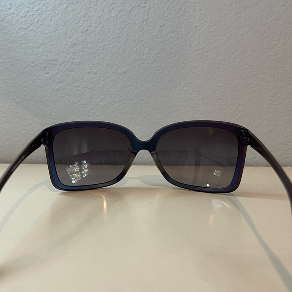 Oakley Purple Sunglasses Fashionable Accessories - Picture 3 of 3